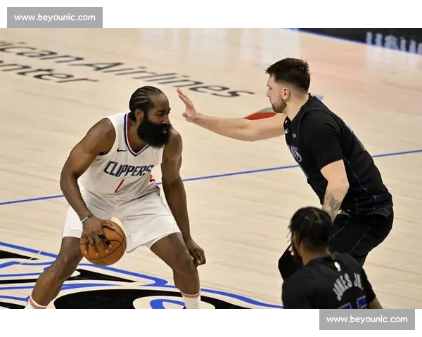 詹姆斯父子训练揭秘!哈登大学队友竟是幕后关键推手 詹姆斯父子训练揭秘!哈登大学队友竟是幕后关键推手